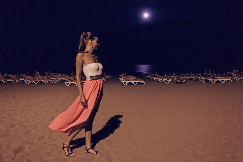 Temperatura ideale e location perfetta: completa il tutto con un outfit da sera a Napoli