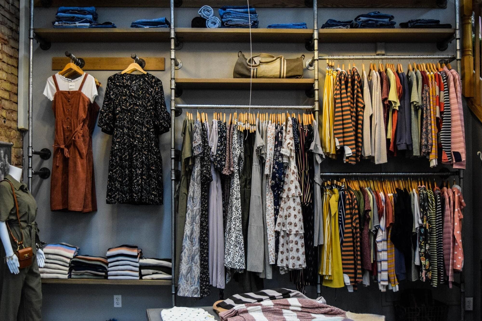 Negozio di abbigliamento a Napoli fisico o online? Entrambi!