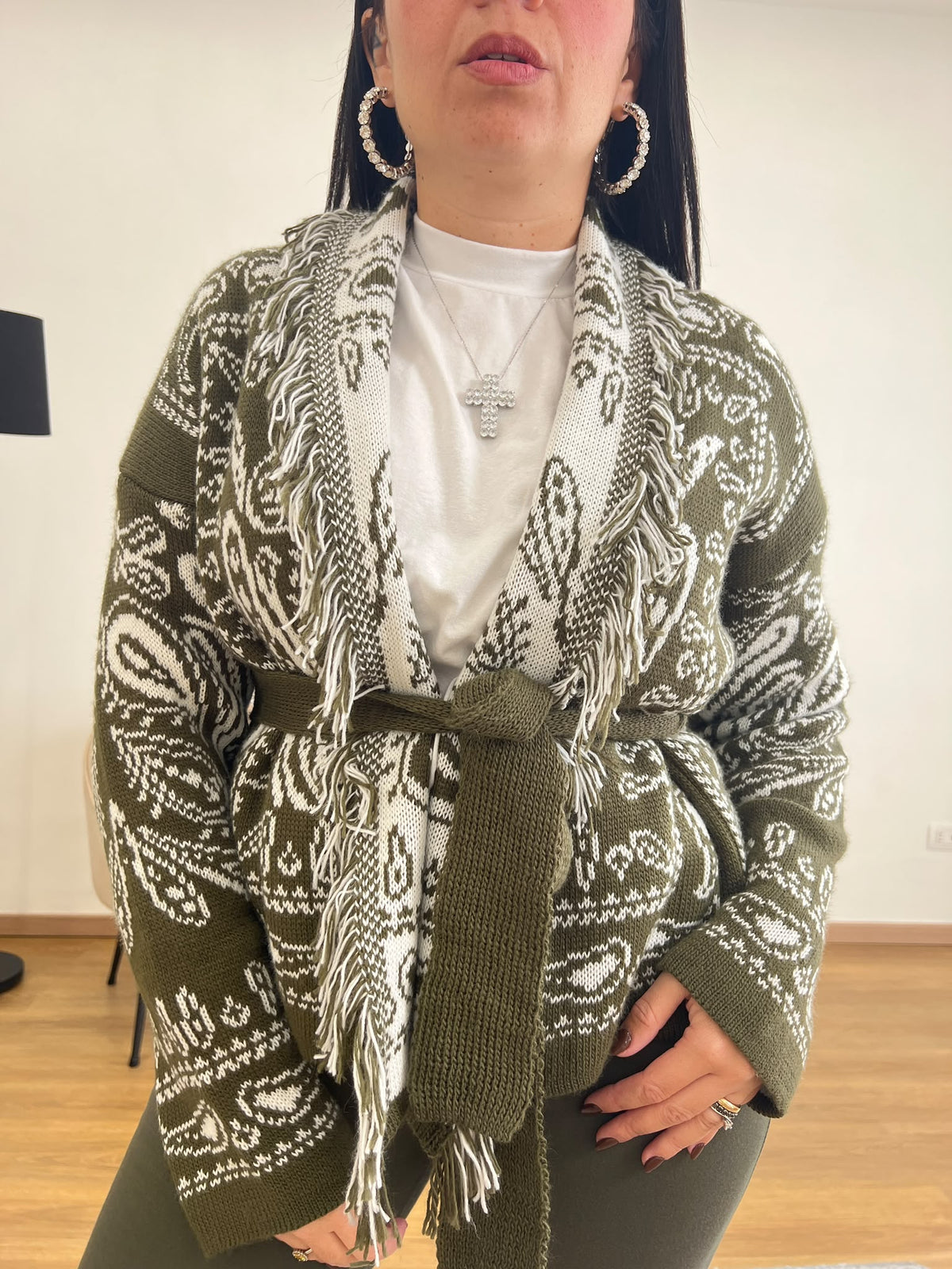 Cardigan con cintura e frange Verde 8976